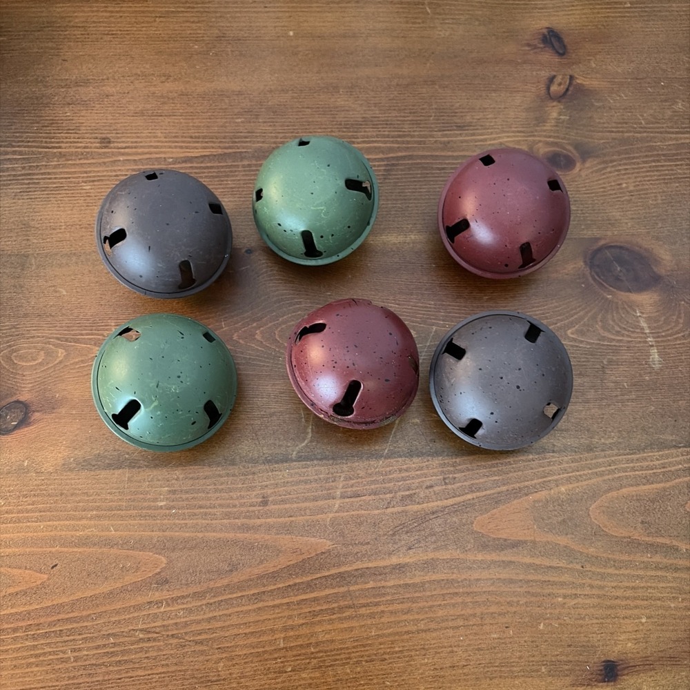 6 Rustic Tin Bells‎ - Picture 3 of 3